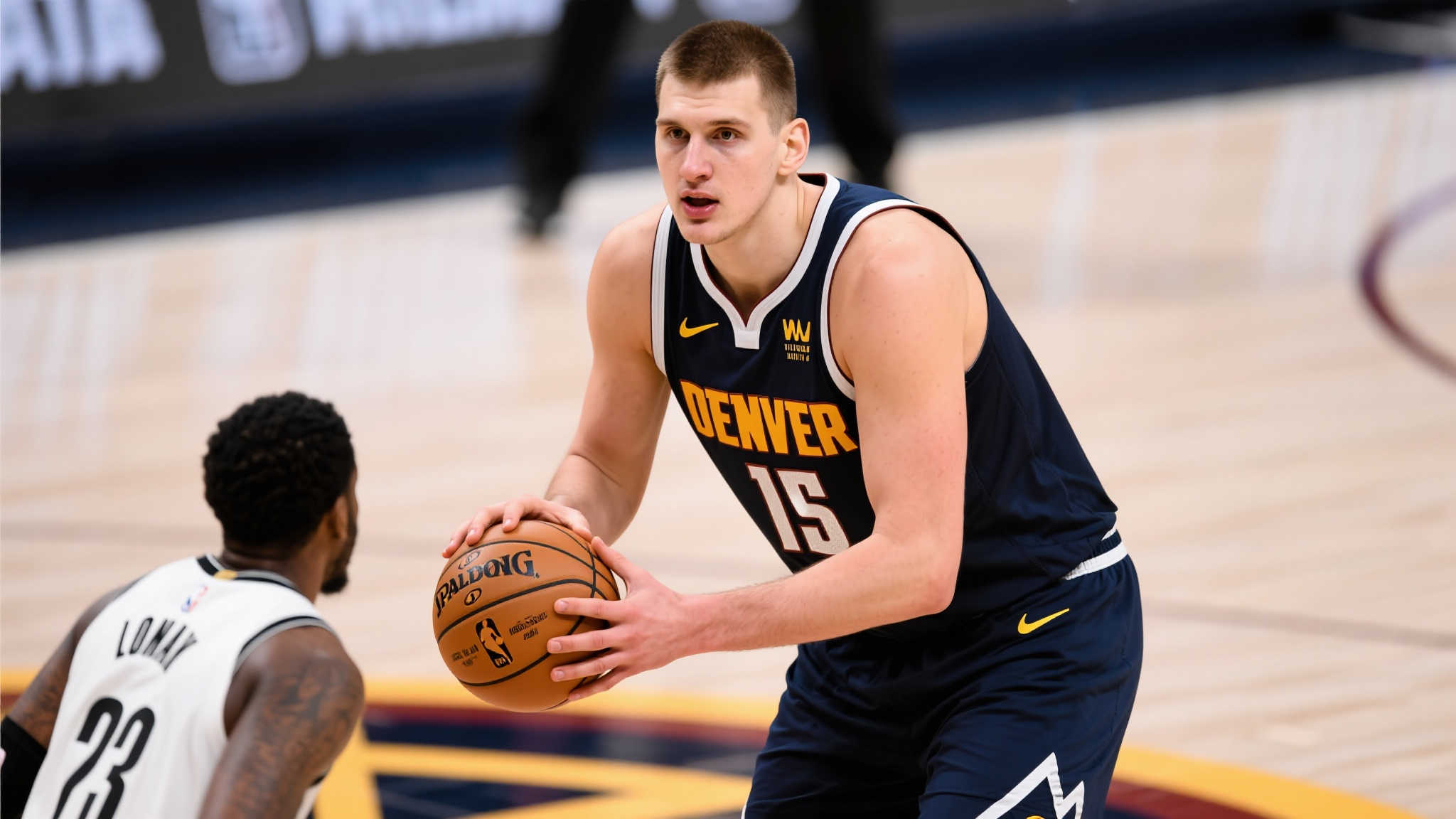 约基奇季后赛全面领跑：得分、篮板、助攻、三双与两双均居联盟之首